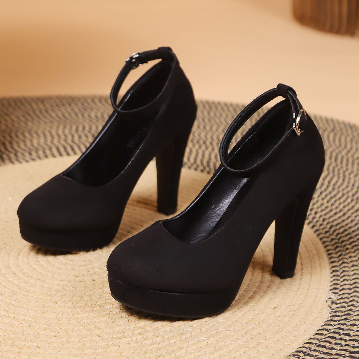 Autumn New Fashion Buckle Low-cut High Heels Women